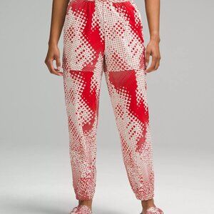 Lululemon Convertible Jaquard Pants Team Canada Mid Rise Size 10 NEW NWT